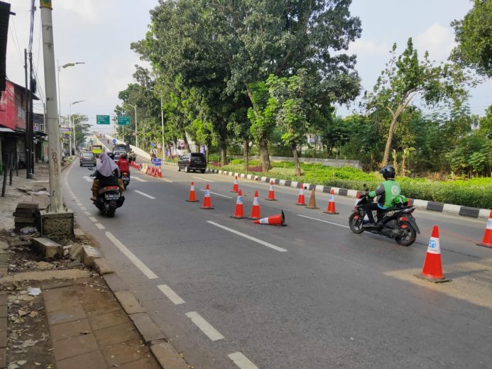 Petugas Ngaso, Penyekatan PPKM Darurat Tidak Dijaga 11