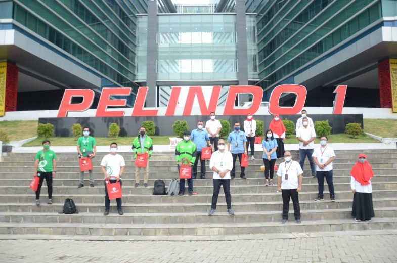 Terkait Penerapan PPKM, Pelindo 1 Bagikan Sembako kepada Pengemudi Online dan Angkutan Umum 9