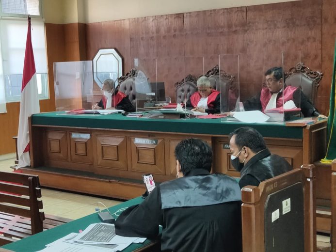 Sidang Investasi Bodong, Terdakwa Ditegur Hakim Karena Terus Berkelit 9