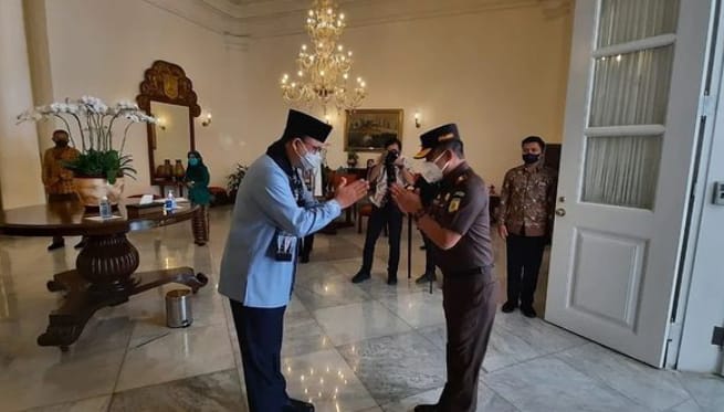 Sehari Menjabat, Kajati Febrie Silaturahmi ke Gubernur Anies 50
