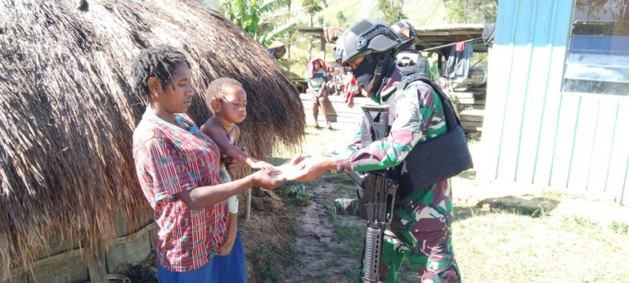 IMG-20210802-WA0016 Melalui Patroli Simpatik, Satgas Yonif 751 Berikan Pengobatan Gratis Kepada Masyarakat Lanny Jaya 12