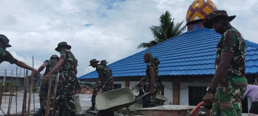 IMG-20210805-WA0006 Prajurit TNI Yonif RK 751/VJS Bantu Pengecoran Masjid di Jayapura 13