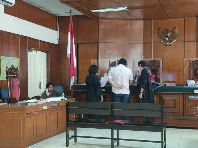 IMG-20210805-WA0008 Sidang Keterangan Palsu Putusan Cerai, Jaksa Hadirkan Saksi Mahkota 10