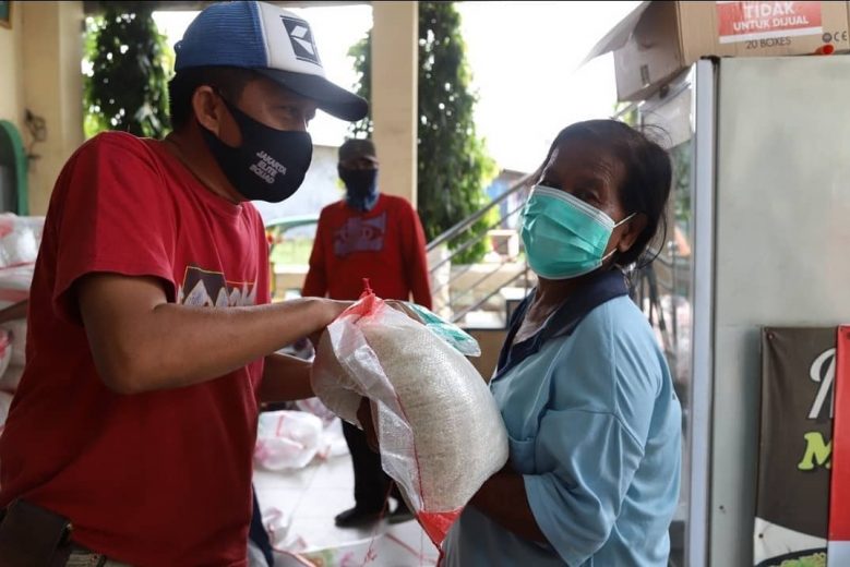 Pemkot Jakut: Warga Belum Vaksin Tetap Dapat Bansos 13