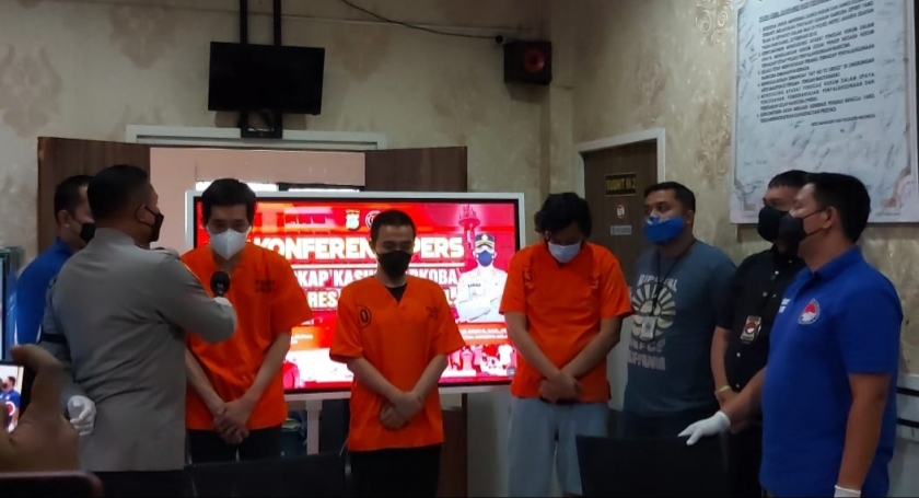 IMG-20210806-WA0059 Polres Metro Jakarta Selatan Tangkap Vokalis Neo Terkait Peredaran Ganja 13