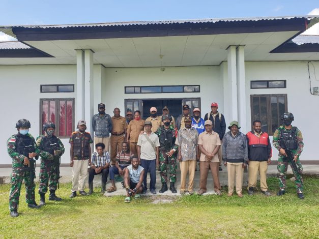 Satgas TNI Hadiri Rapat Persiapan Peringatan HUT RI ke-76 di Jayawijaya 34