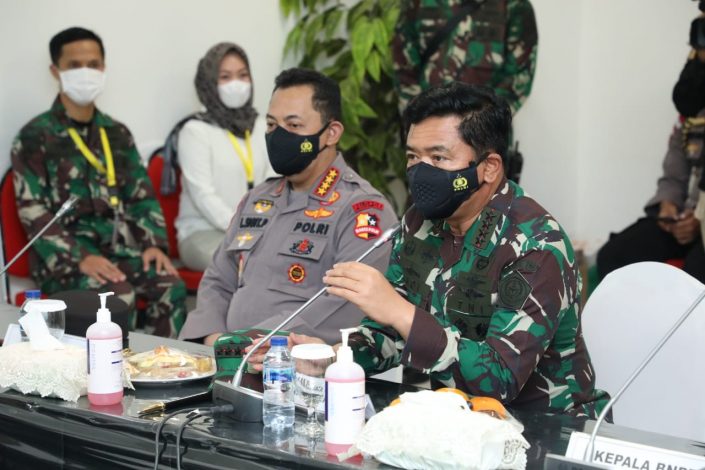 Panglima TNI Bangga Atas Dedikasi Nakes dan Non Kesehatan Bantu Pasien Terpapar Covid-19 46
