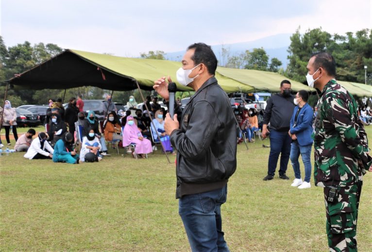 Ribuan Warga Bandung Antusias Ikuti Serbuan Vaksinasi di Seskoau 11