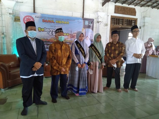 Dua Santriwati Ponpes Darul Hikmah Tangerang, Dapat Beasiswa ke Turki 79