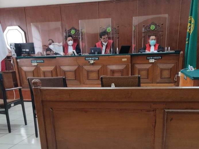 Menolak Bersaksi dalam Sidang Polisi Tipu Polisi 10