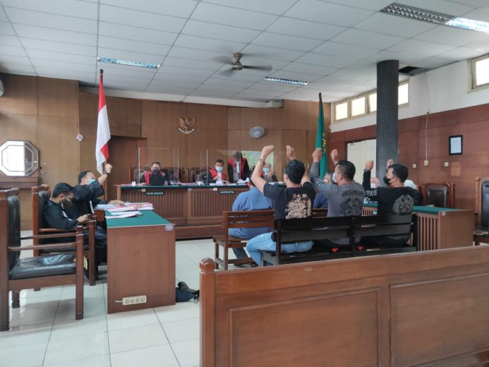 IMG-20210908-WA0080 Sidang Pungli Tanjung Priok, Hakim: Masa Harus Presiden Yang Turun 10