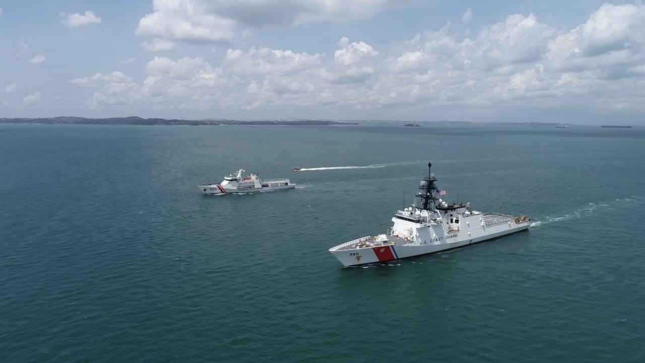 IMG-20210920-WA0020 KN Pulau Dana–323 Bakamla RI Passing Exercise Bersama USCGC Munro–755 1