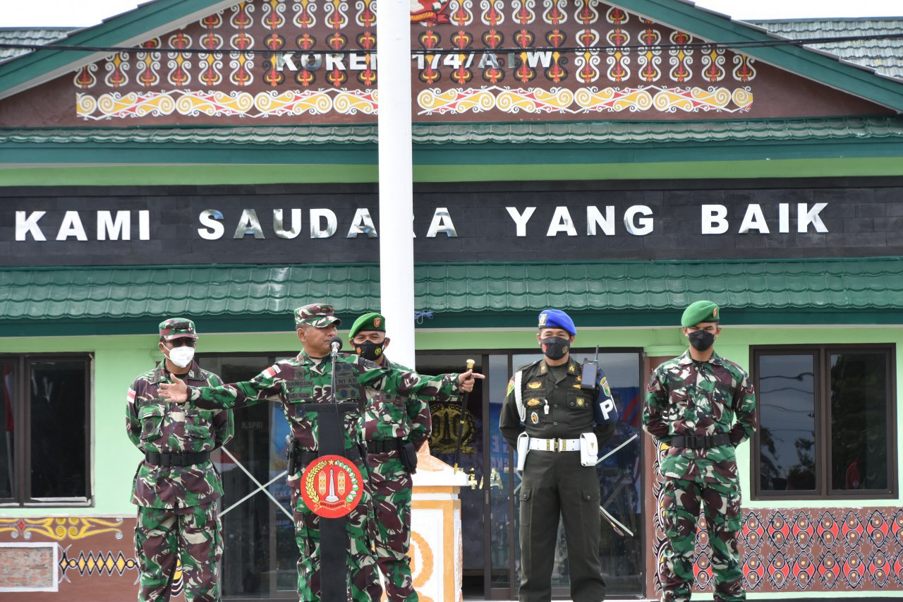 Danrem 174 Merauke Pimpin Apel Gelar Pasukan Pengamanan PON XX 1
