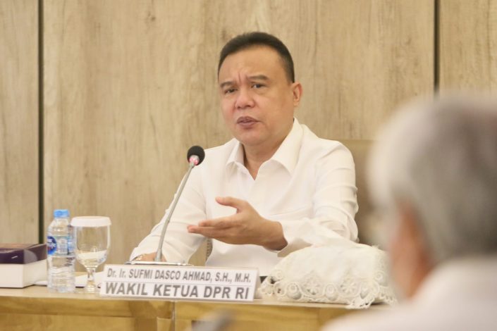 Sufmi Dasco Minta Polri dan OJK Tindak Tegas Pinjol Illegal 34