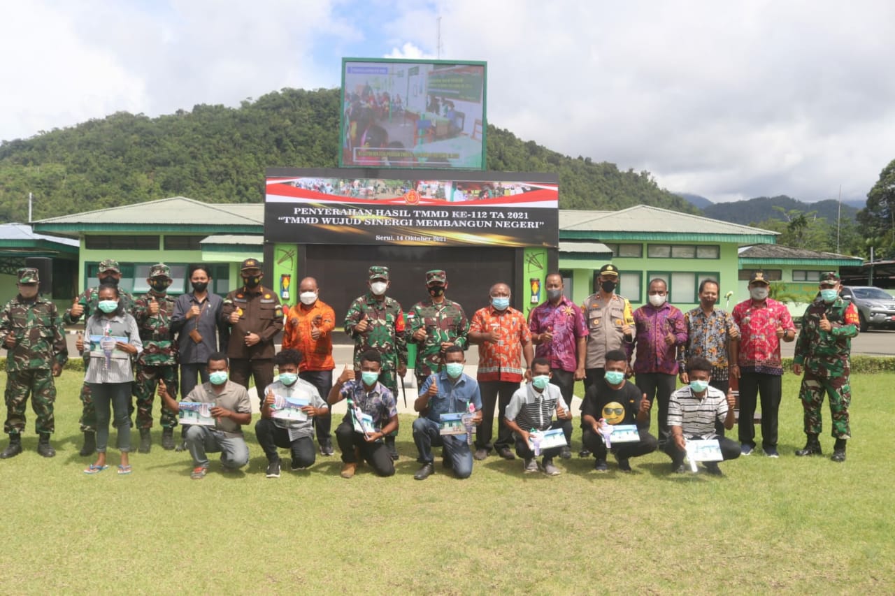 IMG-20211017-WA0067 Tuntas Tepat Waktu, Kegiatan TMMD Ke-112 di Wilayah Kodam XVII/Cenderawasih Resmi Ditutup 1