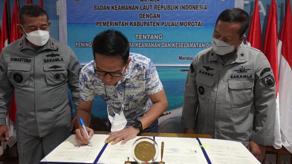 Amankan Perbatasan Perairan Filipina, Bakamla RI Jalin Kerja Sama dengan Pemkab Pulau Morotai 1