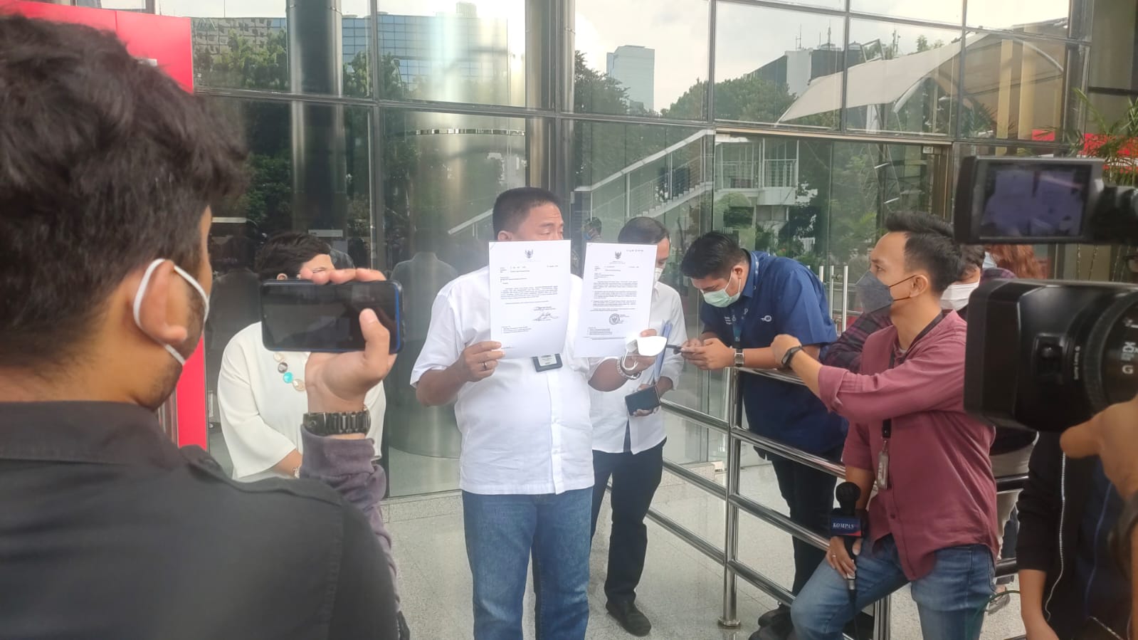 IMG-20211109-WA0044 Serikat Pekerja Garuda Minta KPK Usut Dugaan Korupsi Sewa Pesawat 1