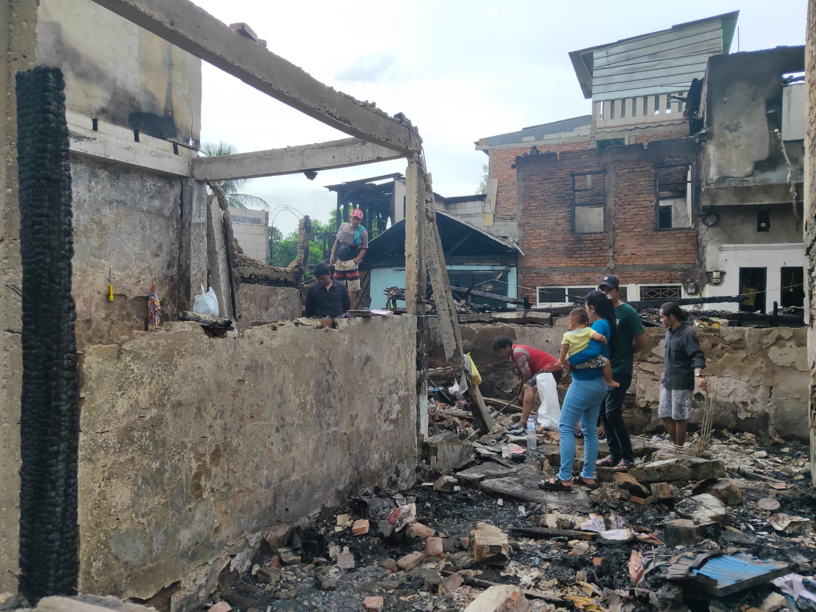 IMG-20211117-WA0067 Koja Terbakar, 45 Rumah Hangus, Pelaku Diduga Stress 1
