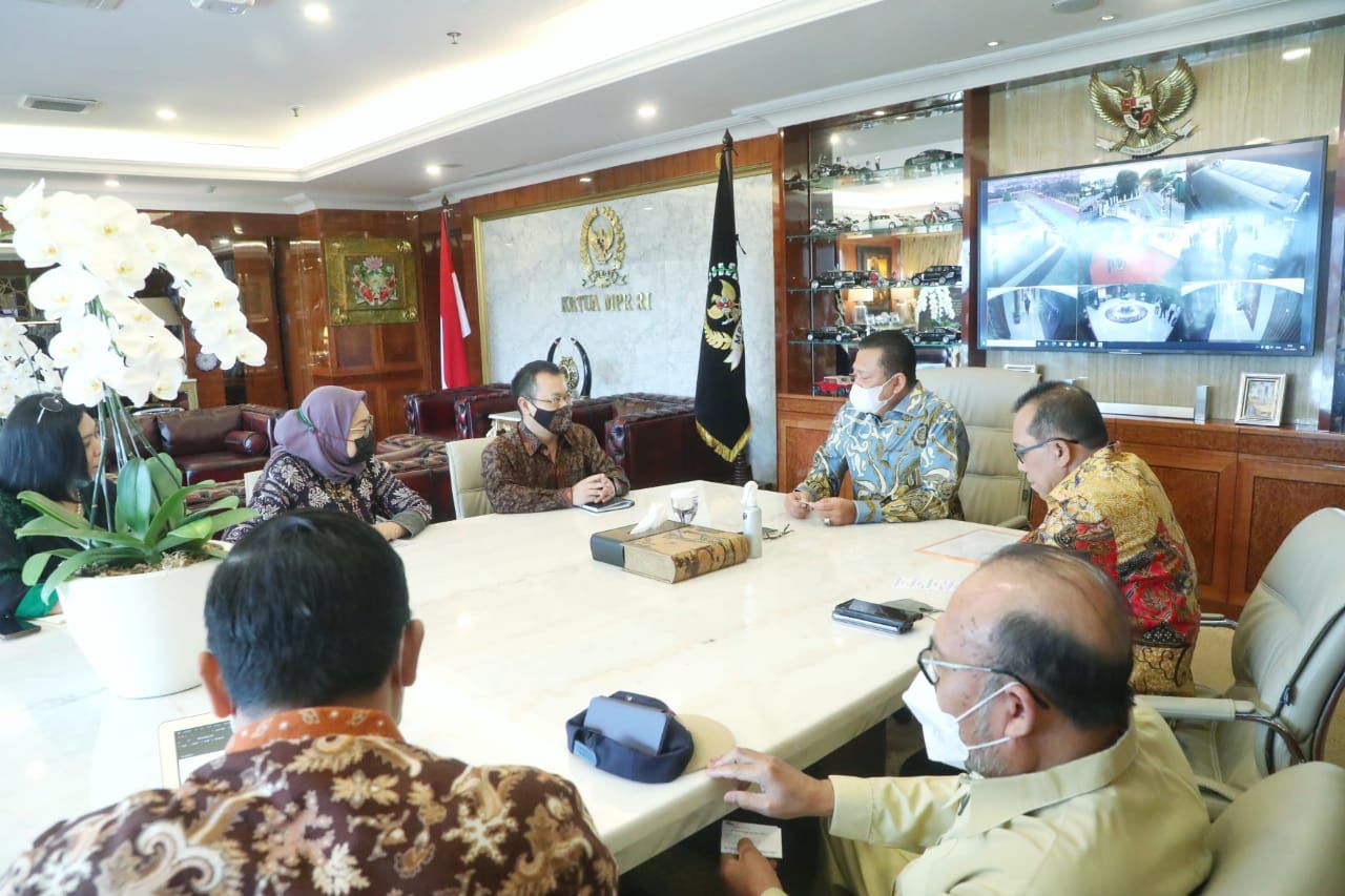 IMG-20211129-WA0056 Ketua MPR RI Dorong Pemerintah Cari Solusi Proyek Jakarta Monorail 1