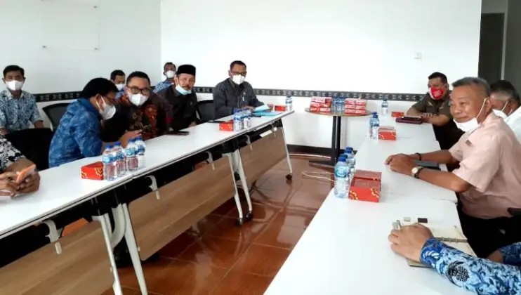 Mantan Petinggi BAIS Protes,  Komisi A DPRD Kota Depok Sidak ke Perumahan Reiwa 1