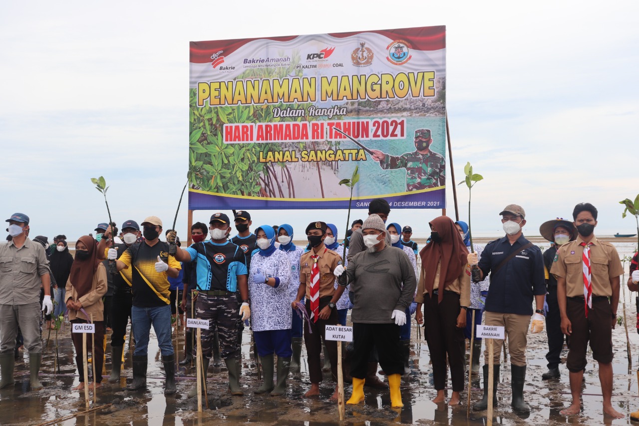IMG-20211205-WA0021 Peringati Hari Menanam Pohon Indonesia: Bakrie Amanah, Kaltim Prima Coal & Lanal Sangatta Tanam 7.000 Pohon 1