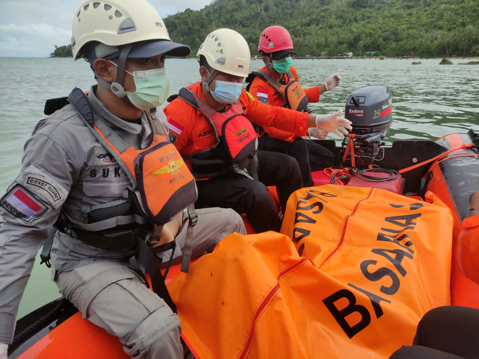 Bakamla RI Evakuasi Korban Hilang Saat Mancing di Perairan Pemangkat 1