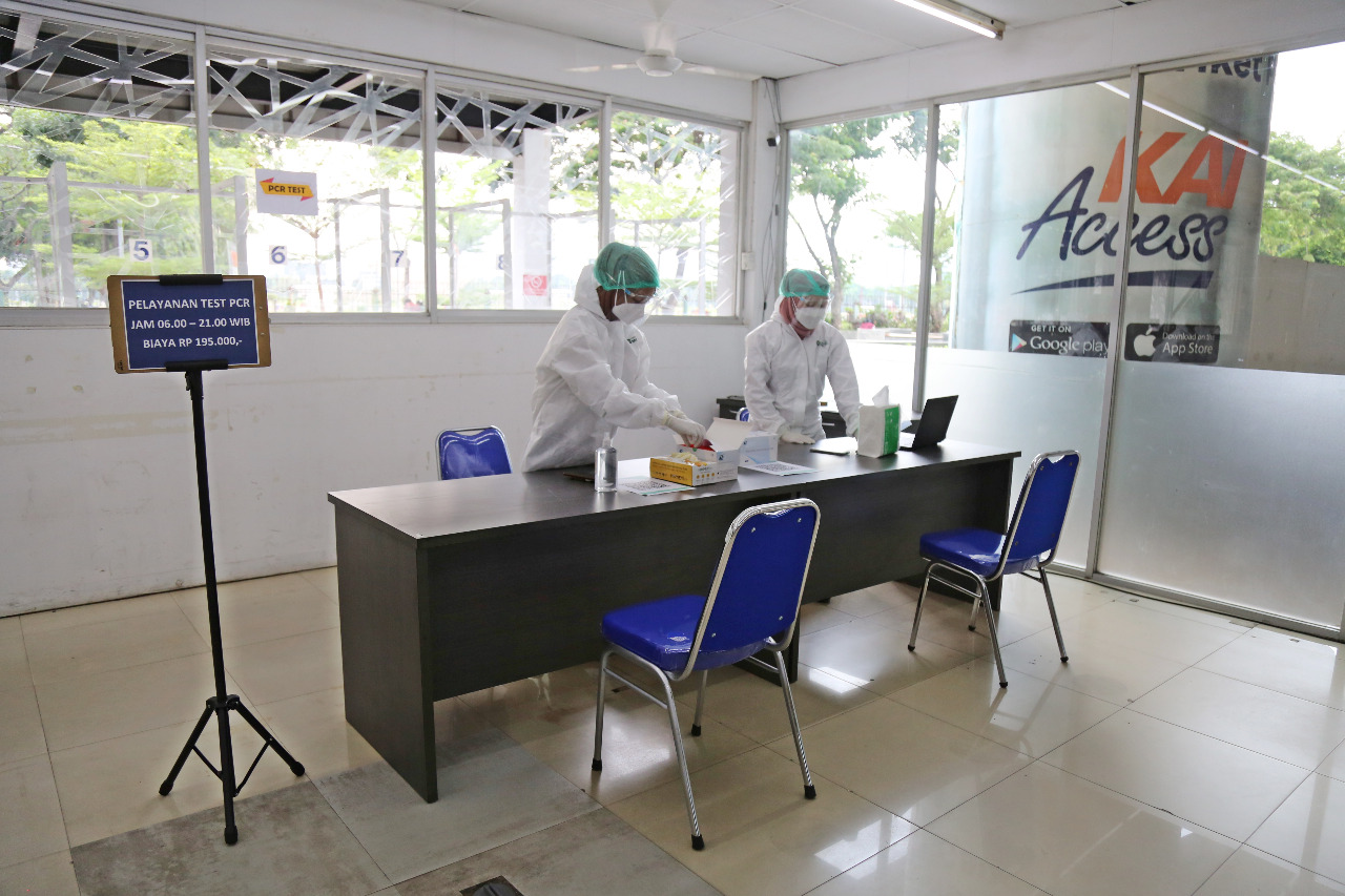 Catat, Dua Stasiun Jakarta Layani Tes PCR Khusus Penumpang
