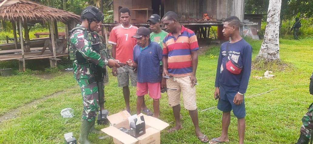 Perkuat Hubungan Silaturahmi, Satgas Kodim Yalimo Yonif RK 751/VJS Temui Tokoh Pemuda dan Warga 1