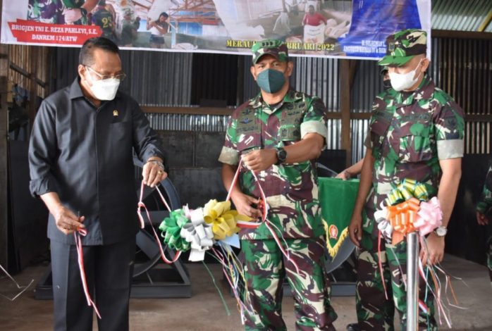 Bikin Alat Pertanian, Anggota Korem 174/ATW Bantu Atasi Kesulitan Petani di Merauke 26