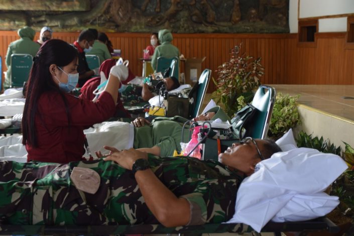 HUT Persit KCK, Korem 174 Merauke Sumbangkan 124 Kantong Darah  16