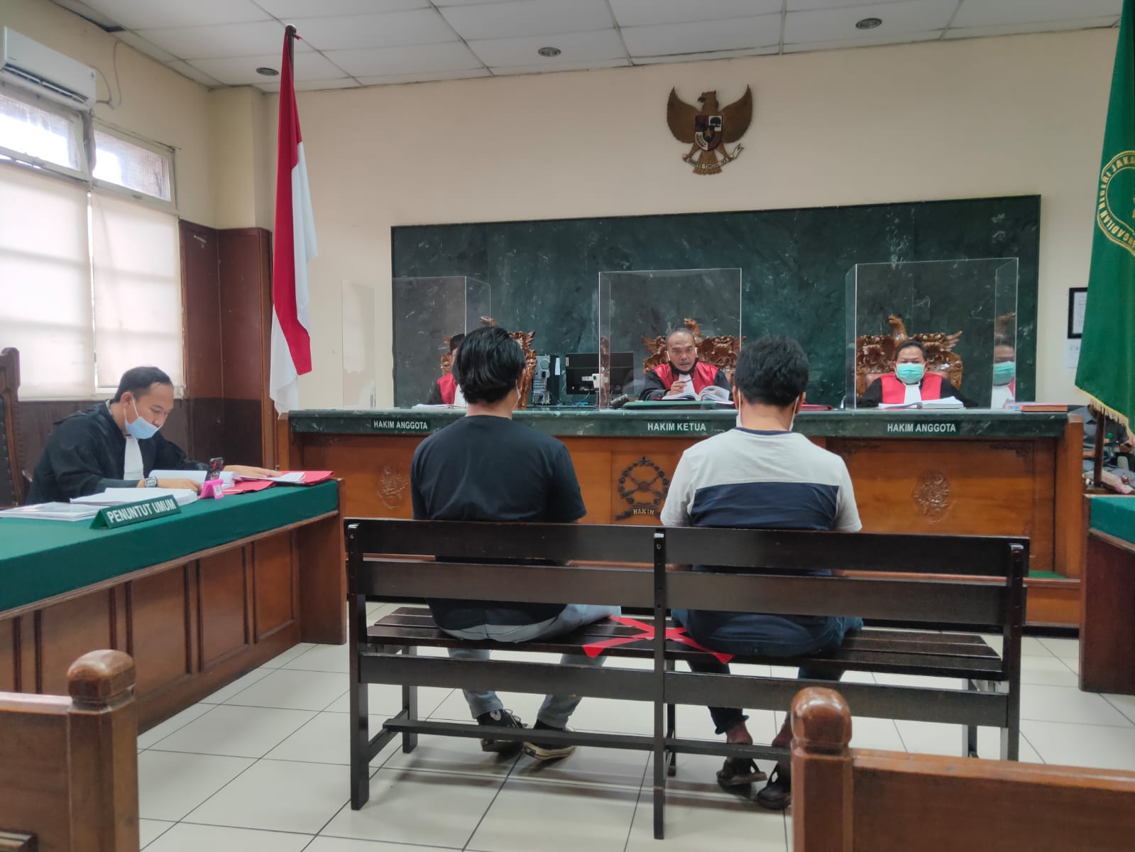 IMG-20220406-WA0030 Terdakwa Belum Bisa Dihadirkan, Sidang Oknum Polisi Jadi Kurir Sabu Ditunda 1