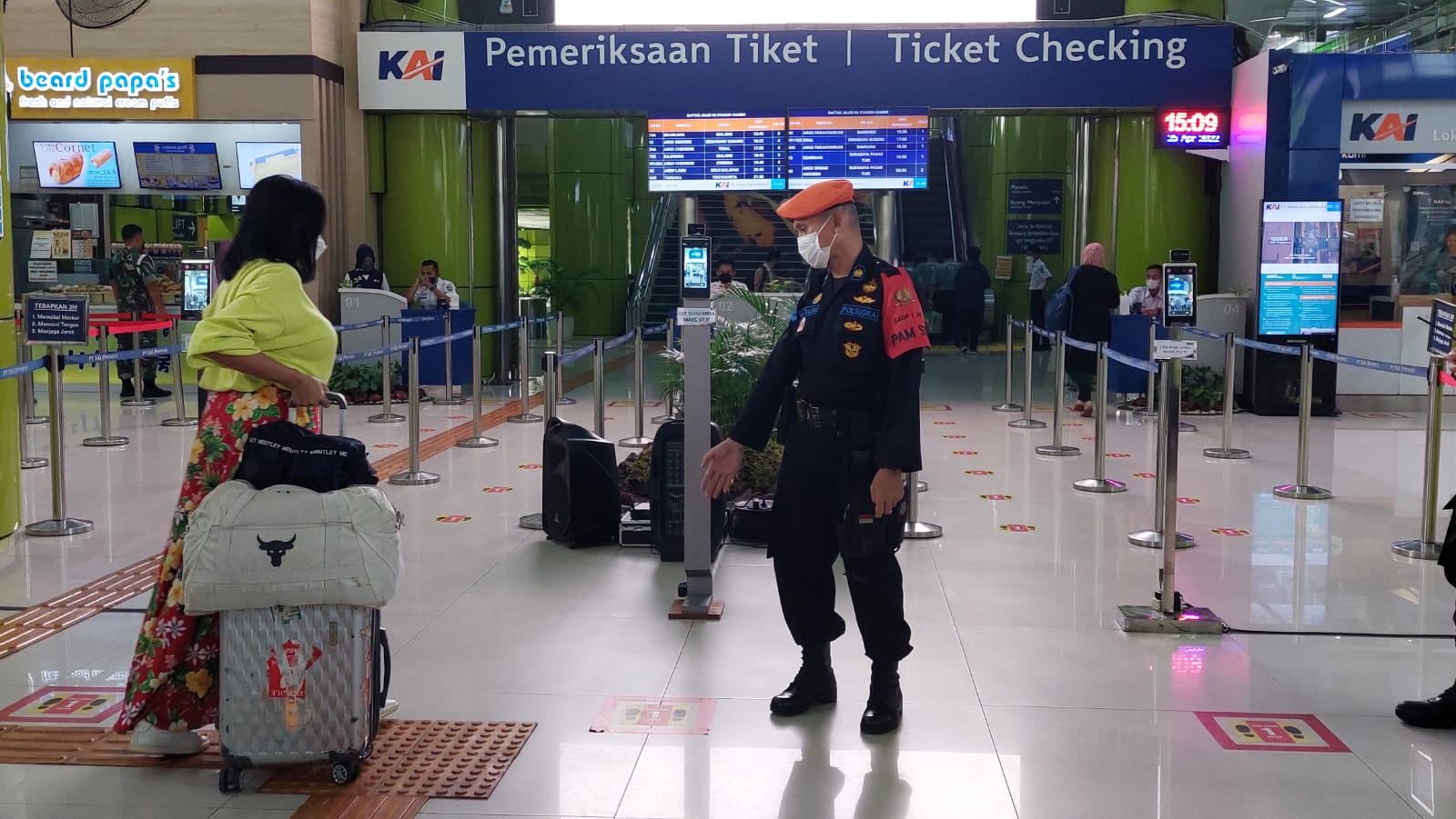 IMG-20220428-WA0023 Petugas KAI Amankan Puluhan Barang Tertinggal Milik Penumpang Kereta Lebaran 1