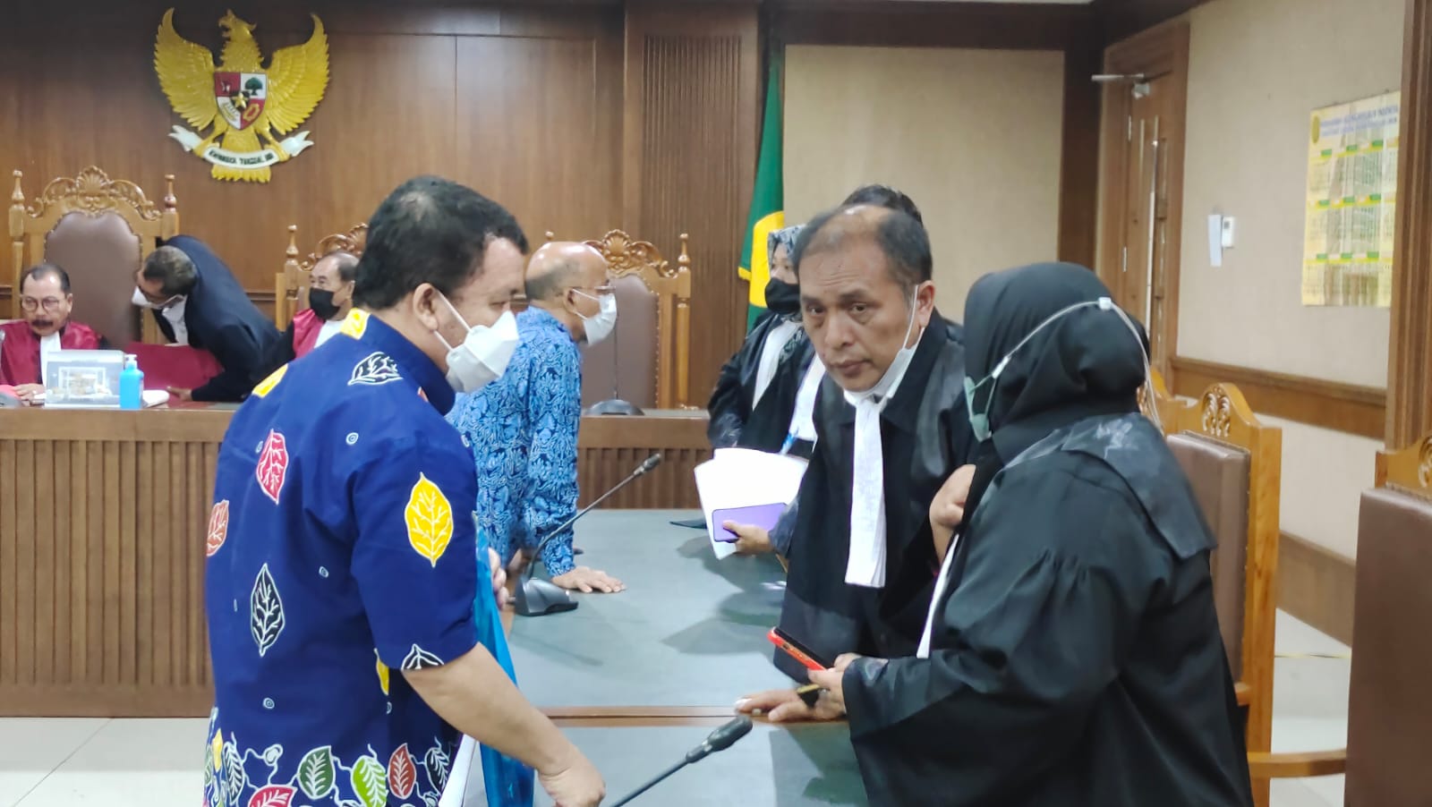 IMG-20220614-WA0298 Dua Pejabat Ditjen Pajak Divonis 8 dan 9 Tahun Penjara 1