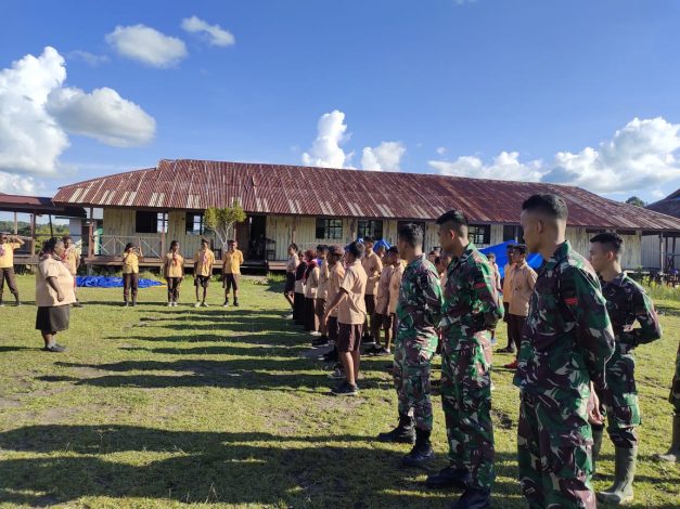 Pelajar di Perbatasan Papua Dilatih Pramuka 12