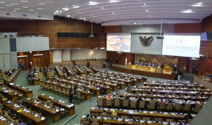 DPR RI Sahkan Tiga Propinsi Baru Papua 57