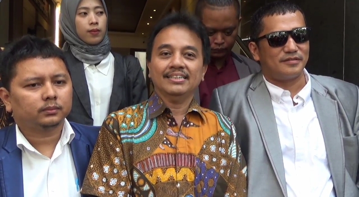 IMG-20220722-WA0035 Meme Rupang Jokowi, Roy Suryo jadi Tersangka 1