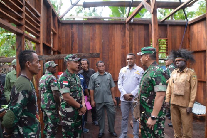 Pangdam Cenderawasih Tinjau Pelaksanaan TMMD 14