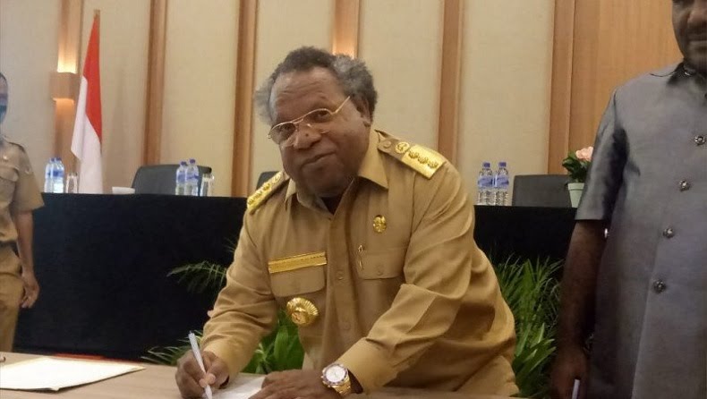 Jadi Tersangka Korupsi, Bupati Mimika Eltinus Omaleng Ajukan Praperadilan di PN Jakarta Selatan 1