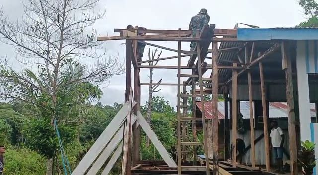 TNI Bantu Renovasi Gereja di Perbatasan RI-PNG 15
