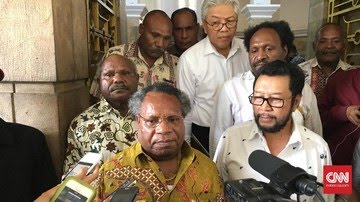IMG-20220825-WA0076 Hakim PN Jakarta Selatan Tolak Praperadilan Bupati Mimika Eltinus Omaleng 1
