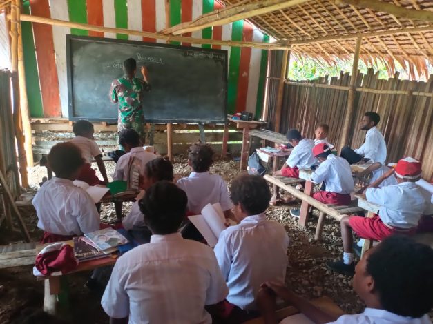 Siswa di Perbatasan Diberi Wawasan Kebangsaan 12