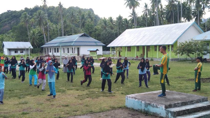 Kostrad Latih Taekwondo Siswa SMAN Biloro 8