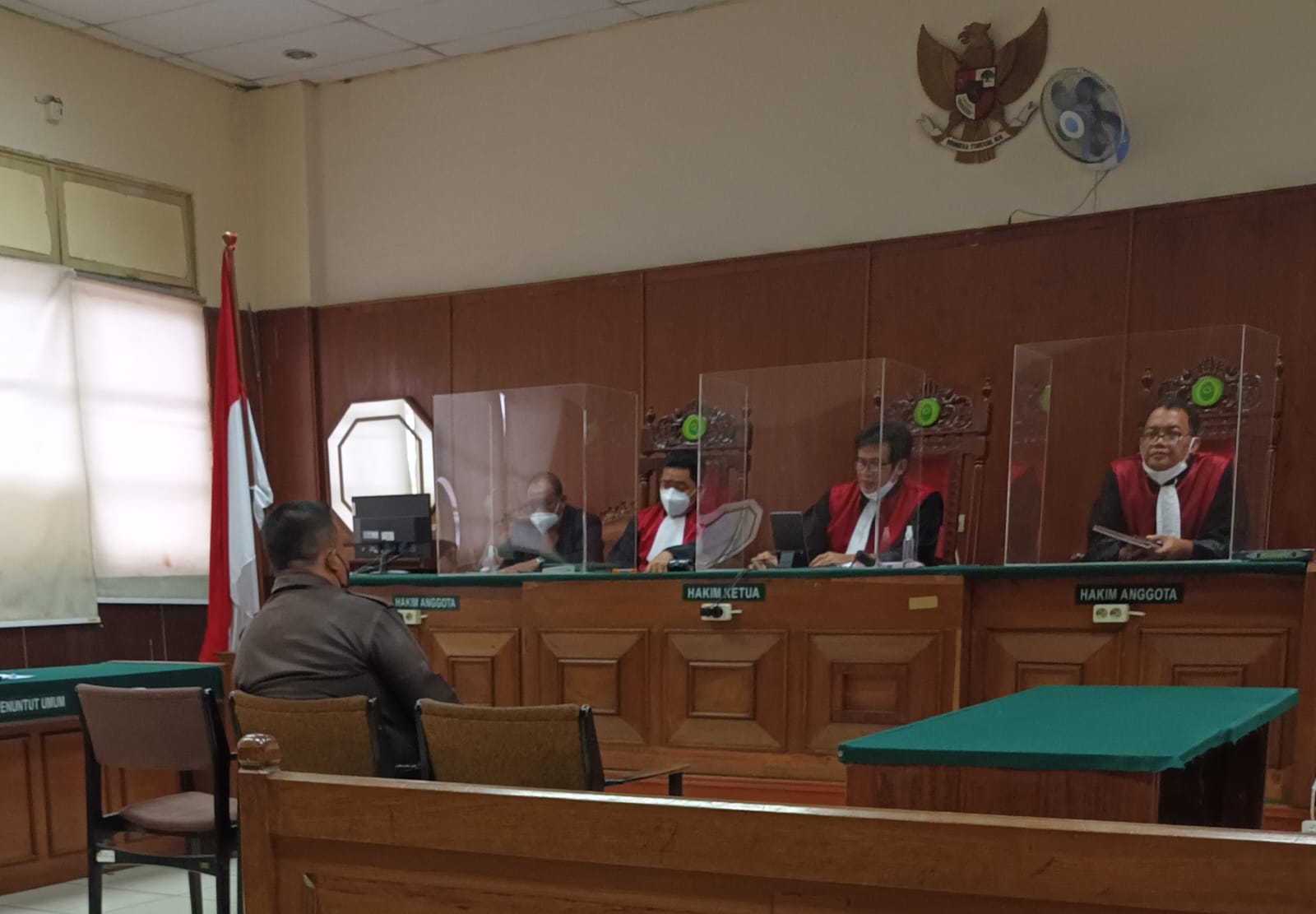 Curi Ponsel di Dashboard Motor, Seorang Pengangguran Jadi Terdakwa 1