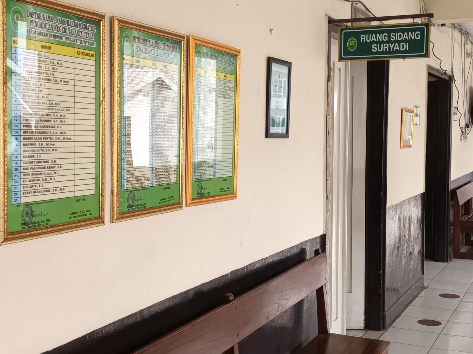IMG-20220928-WA0080 Daftar Nama Hakim PN Jakarta Utara Akhirnya Diubah, Nama Hakim Baru Ditempel di Kertas 1