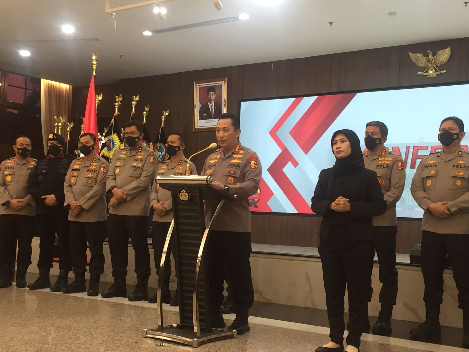 IMG-20220930-WA0068 Putri Candrawathi Akhirnya Ditahan 1