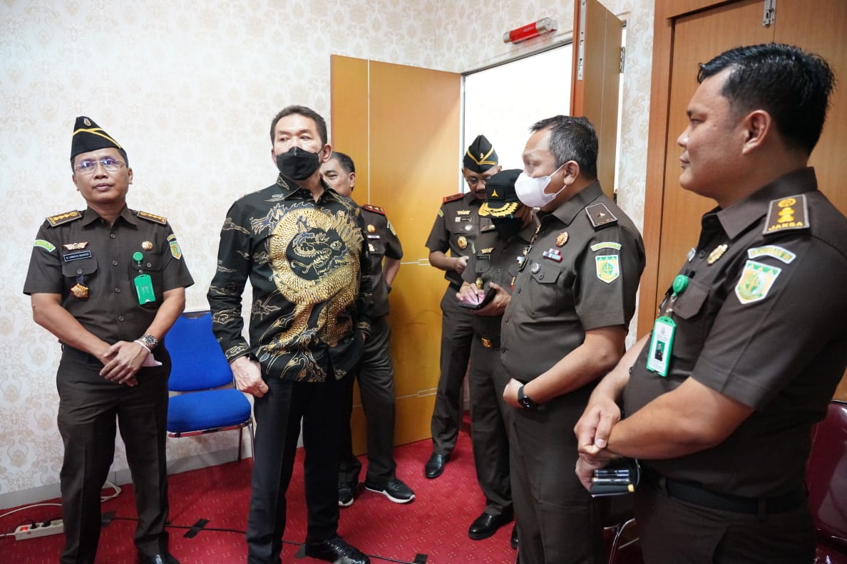 Instruksi Jaksa Agung, Tuntut Maksimum Perkara Human Trafficking dan Illegal Fishing di Riau 1