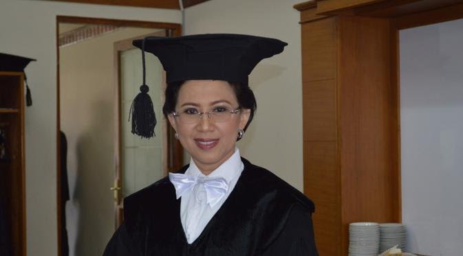 Rektor UGM Angkat Bicara Soal Ijazah Jokowi 1