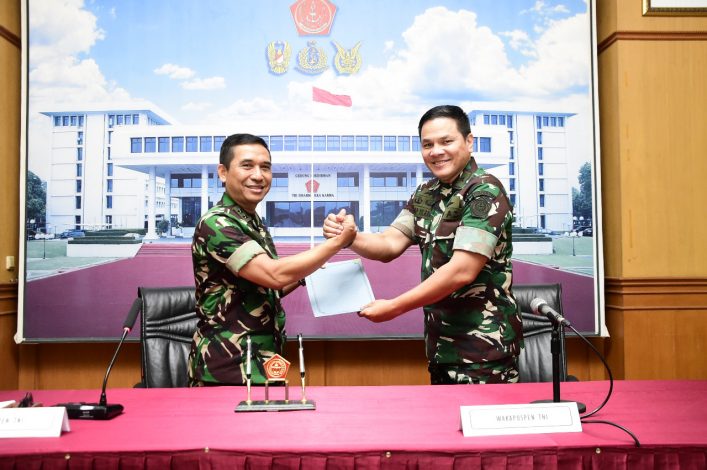 Kapuspen TNI Pimpin Acara Penyerahan Jabatan Wakapuspen TNI 40