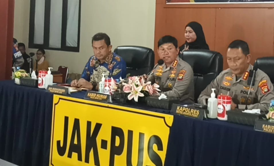 Diduga Terlibat Peredaran Narkotika, Irjen Teddy Minahasa Terancam Hukuman Mati 1