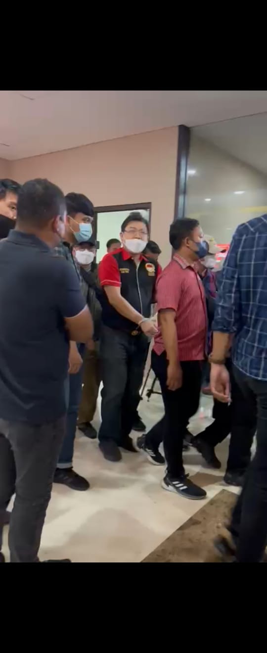 Laksanakan Perintah Pengadilan Tinggi DKI, Jaksa Tahan Alvin Lim 1